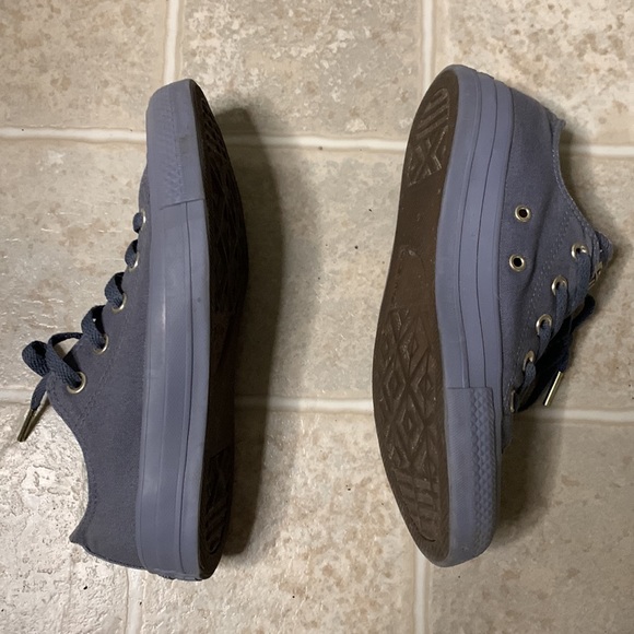 Converse shoes - Picture 5 of 6